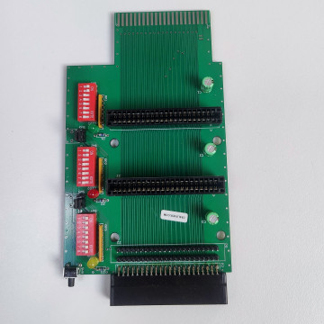 XPANDER-3 cartridge splitter for Commodore C64/C128